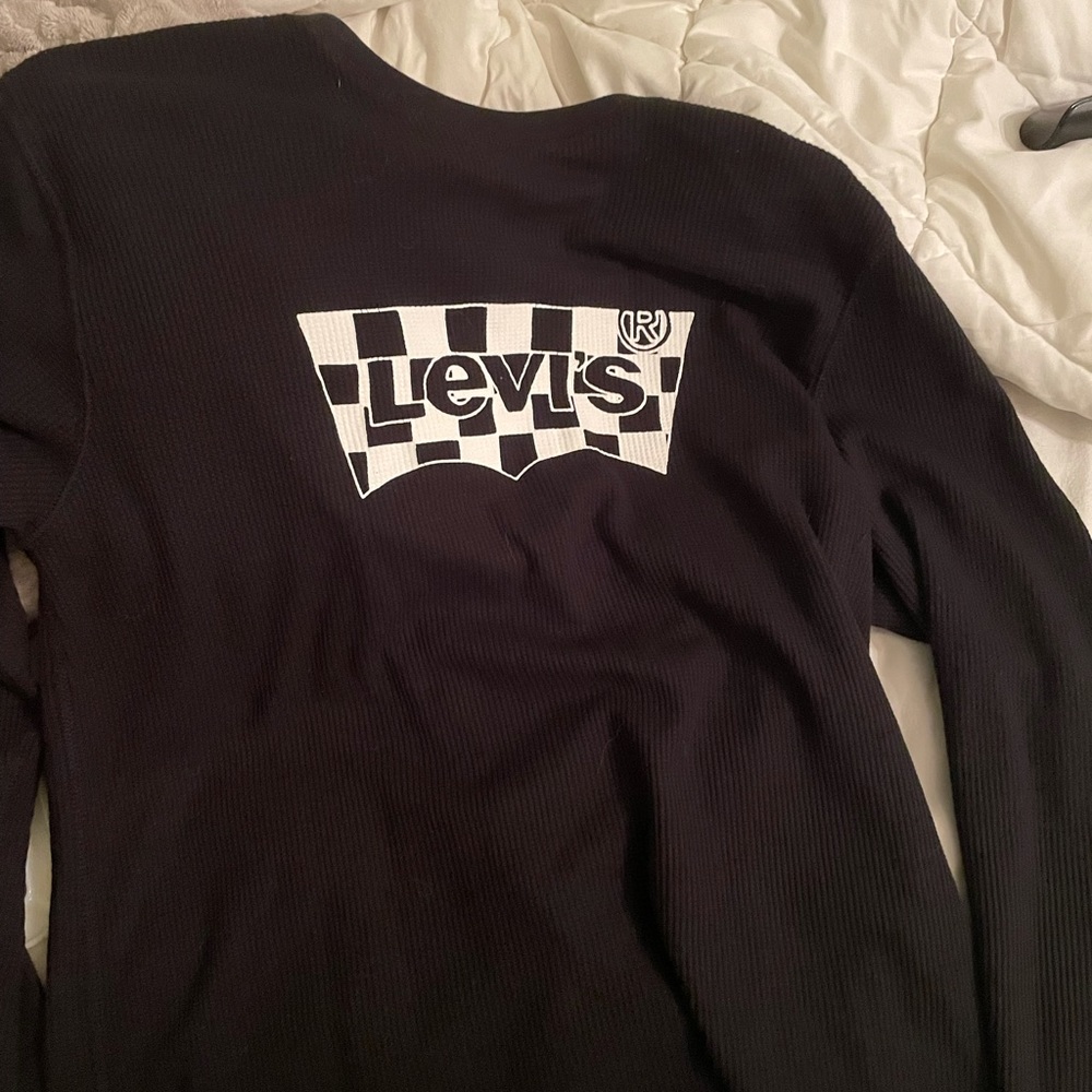 Levi’s sweatshirt